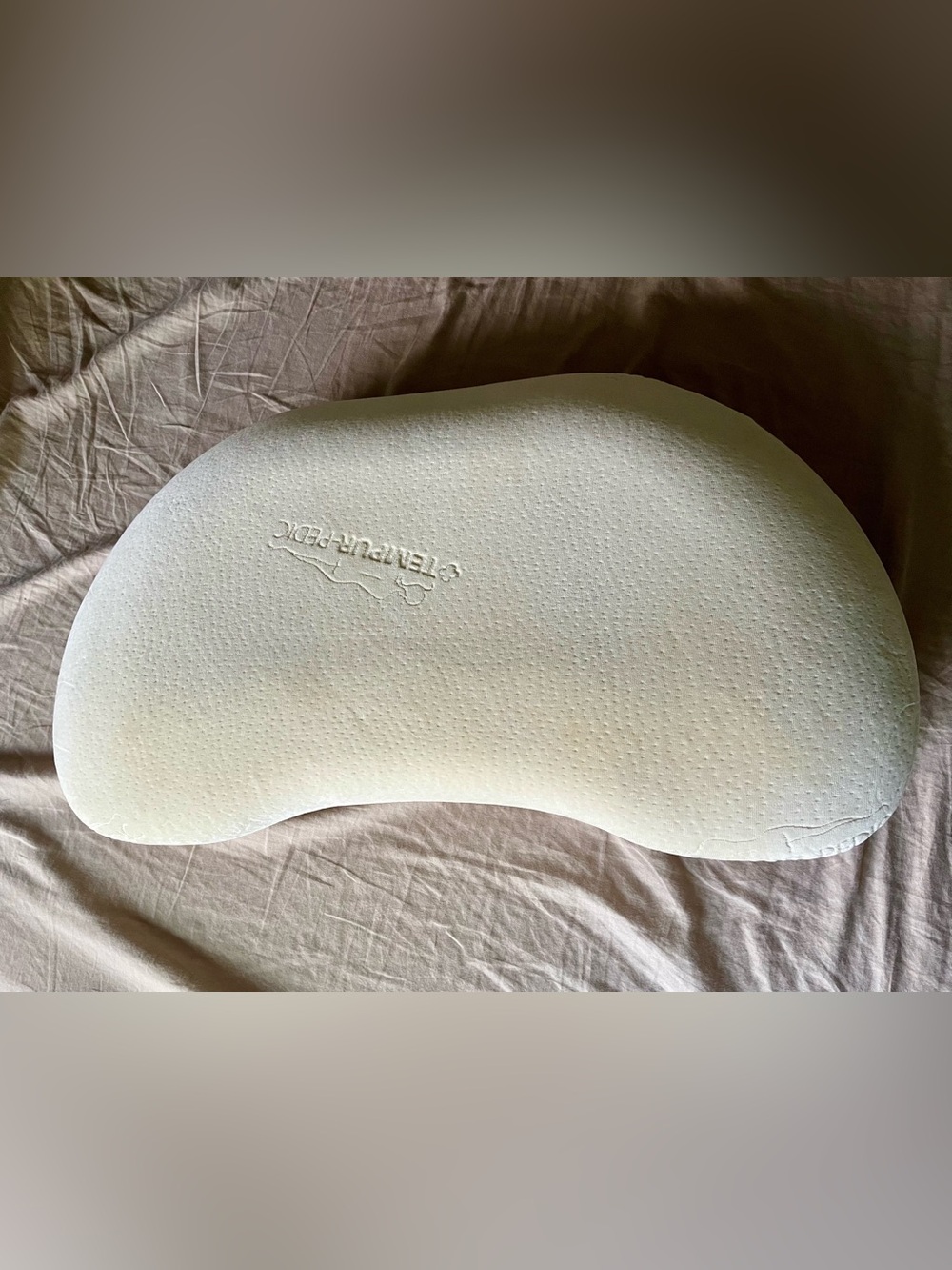 Tempur-Pedic Symphony Ergonomic Memory Foam Pillow - Cream - Picture 2 of 6